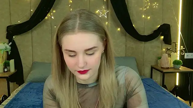 Snapshot of Molly_Voses chatting on May 2026 09:13:01 PM Molly Voses online show from May 2026 09:13:01 PM