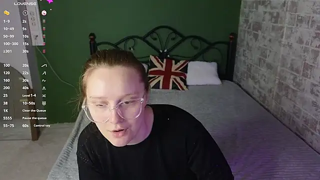 Snapshot of JessieWayy chatting on May 2026 01:14:02 AM JessieWayy online show from May 2026 01:14:02 AM