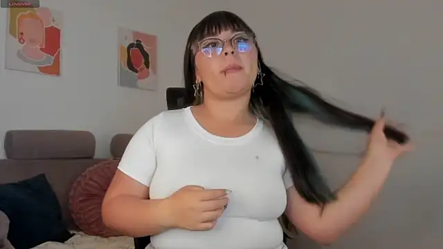 Snapshot of ross_lee chatting on April 2026 08:57:02 PM ross lee online show from April 2026 08:57:02 PM
