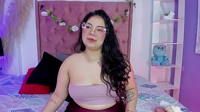 Snapshot of ROSELEI_ chatting on May 2026 09:15:01 AM ROSELEI online show from May 2026 09:15:01 AM