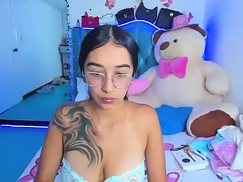 Snapshot of valery_taylor_1 chatting on April 2026 05:56:02 AM valery taylor 1 online show from April 2026 05:56:02 AM