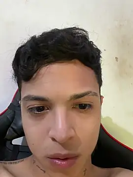 Snapshot of ZAndrew_Gold chatting on June 2026 02:53:01 AM ZAndrew Gold online show from June 2026 02:53:01 AM