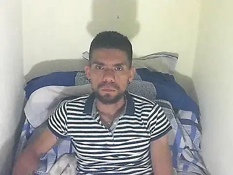 Snapshot of thomas2wood chatting on June 2026 12:34:02 AM thomas2wood online show from June 2026 12:34:02 AM
