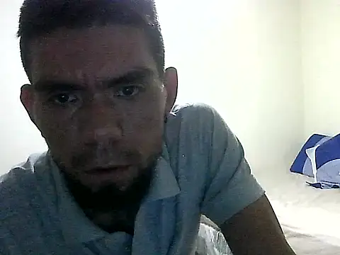 Snapshot of thomas2wood chatting on June 2026 10:49:02 PM thomas2wood online show from June 2026 10:49:02 PM