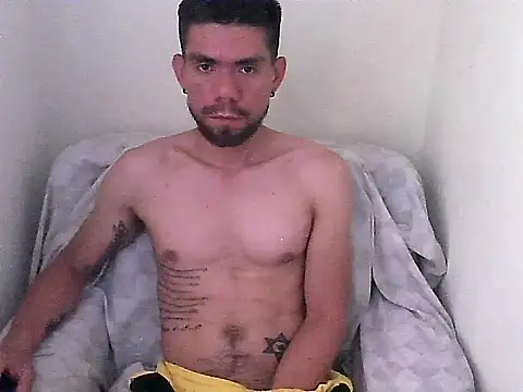 Snapshot of thomas2wood chatting on June 2026 08:59:02 PM thomas2wood online show from June 2026 08:59:02 PM