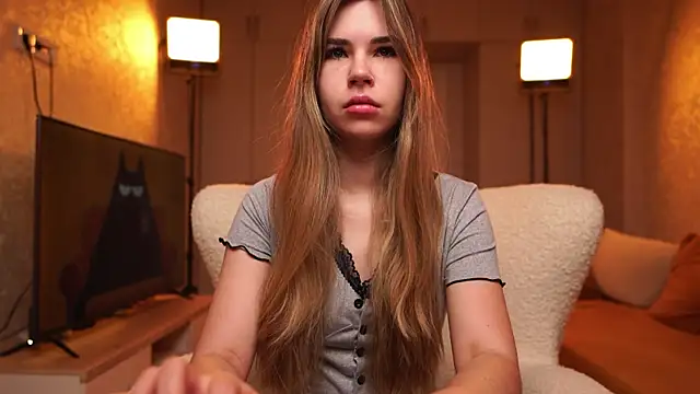 Snapshot of Justana chatting on May 2026 07:33:01 PM Justana online show from May 2026 07:33:01 PM
