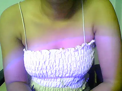 Snapshot of Saxy_Mony002 chatting on June 2026 12:04:02 AM Saxy Mony002 online show from June 2026 12:04:02 AM