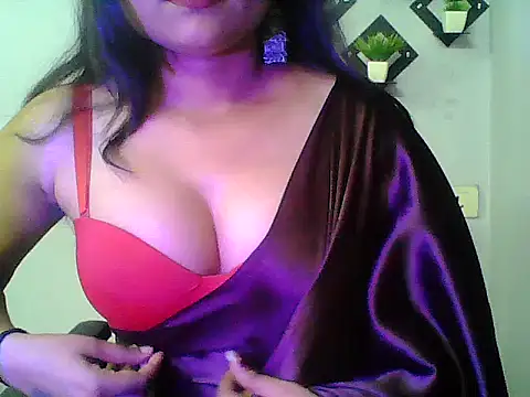 Snapshot of Saxy_Mony002 chatting on July 2026 03:27:02 PM Saxy Mony002 online show from July 2026 03:27:02 PM