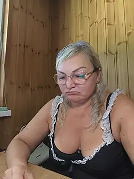 Snapshot of White-Chocolatte chatting on June 2026 05:41:02 AM White-Chocolatte online show from June 2026 05:41:02 AM