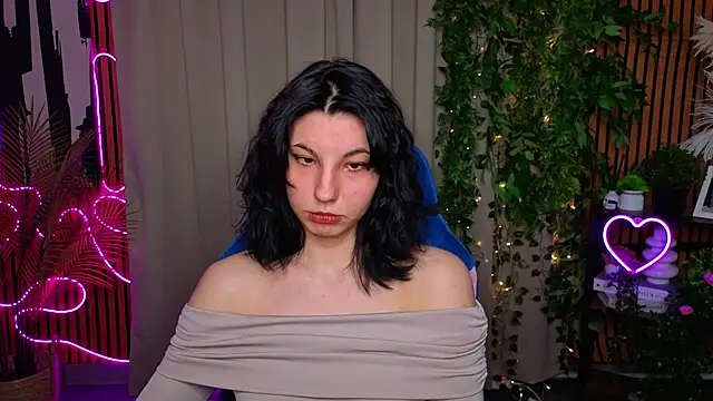 Snapshot of SharonBrowns chatting on April 2026 06:37:01 PM SharonBrowns online show from April 2026 06:37:01 PM