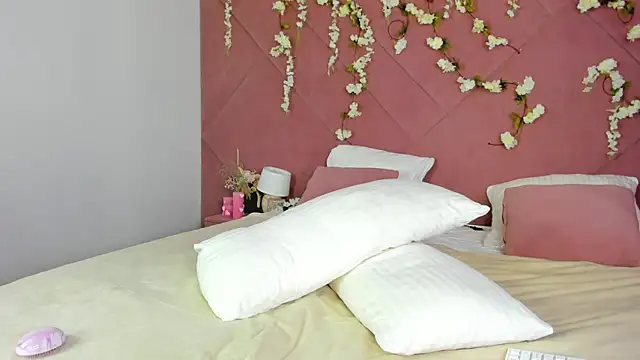 Snapshot of iris_barnes chatting on July 2026 01:08:01 AM iris barnes online show from July 2026 01:08:01 AM