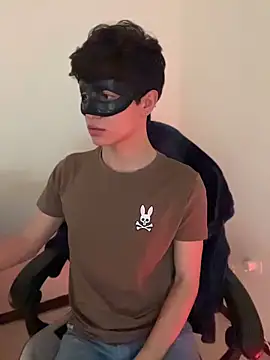 ojitosdegato online show from April 2026 04:46:02 PM