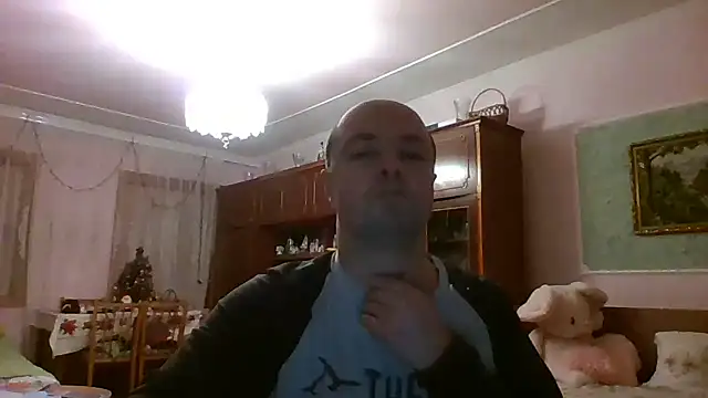 Luceriusbigass online show from December 2024 04:28:01 PM