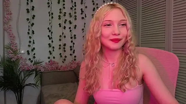 Snapshot of vielleee chatting on May 2026 01:07:02 PM vielleee online show from May 2026 01:07:02 PM