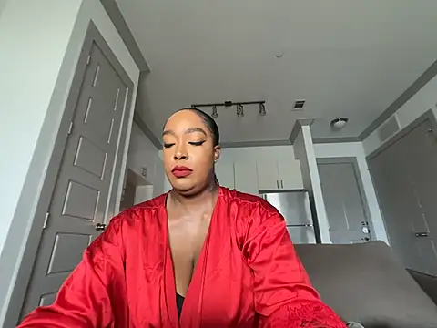Tia Lovely online show from May 2026 06:24:01 PM