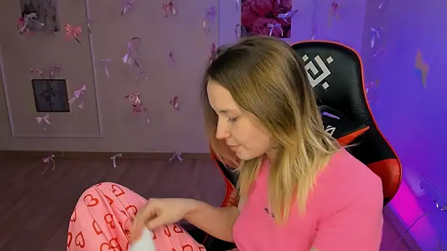 yourella online show from April 2026 08:53:01 AM