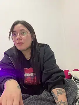 cherryxxox online show from April 2026 03:57:02 AM