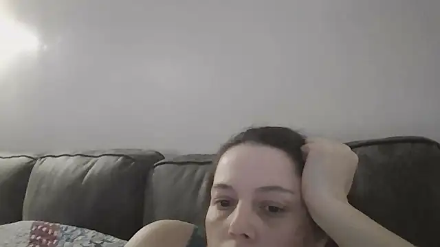 lily1982 online show from April 2026 04:32:01 AM