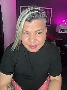 Snapshot of santiagohhzz chatting on April 2026 06:24:01 AM santiagohhzz online show from April 2026 06:24:01 AM