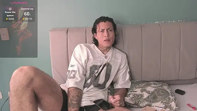 Snapshot of Damian_Romanoff chatting on April 2026 02:31:01 PM Damian Romanoff online show from April 2026 02:31:01 PM