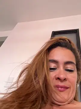 Snapshot of Natigoonzalez chatting on April 2026 05:30:01 PM Natigoonzalez online show from April 2026 05:30:01 PM