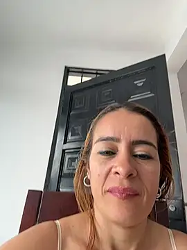 Snapshot of Natigoonzalez chatting on May 2026 03:06:01 PM Natigoonzalez online show from May 2026 03:06:01 PM