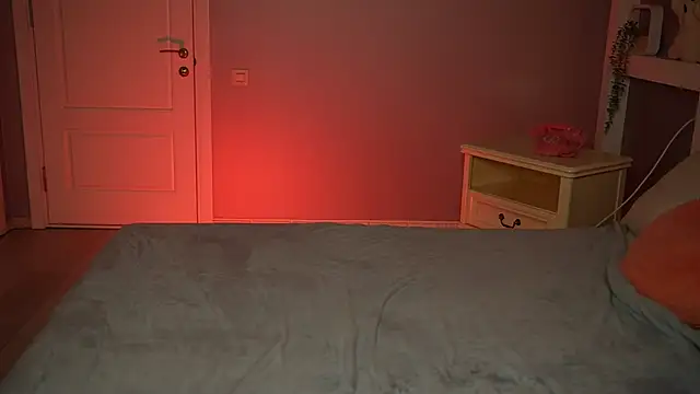 Snapshot of LilElfies chatting on April 2026 09:53:02 PM LilElfies online show from April 2026 09:53:02 PM