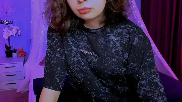 mia mooon  online show from May 2026 09:04:02 AM