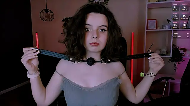 mia mooon  online show from May 2026 10:36:01 AM
