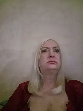 Snapshot of Julia20X chatting on May 2026 06:04:02 PM Julia20X online show from May 2026 06:04:02 PM