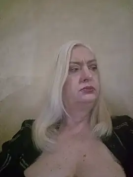 Snapshot of Julia20X chatting on May 2026 10:12:02 AM Julia20X online show from May 2026 10:12:02 AM