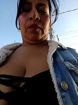 ZOE-WILDER  online show from May 2026 12:09:02 PM