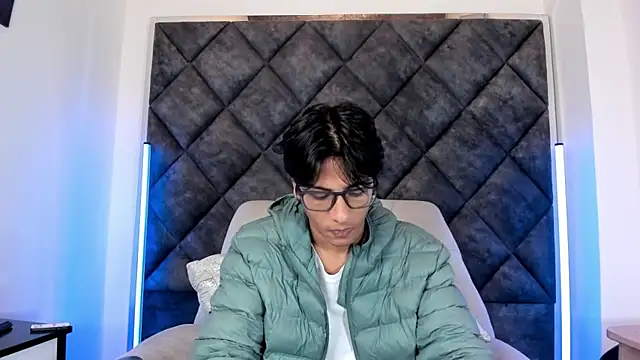 LiamKron online show from May 2026 11:19:01 AM