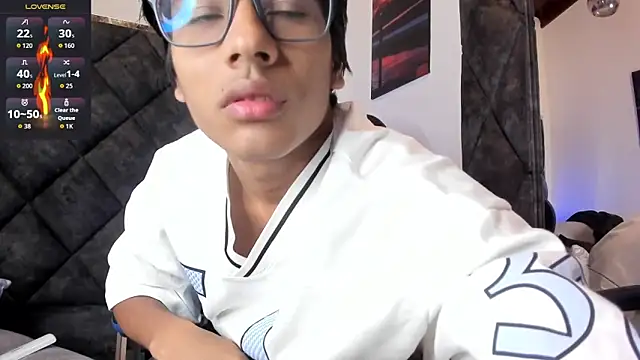 LiamKron online show from June 2026 10:57:02 AM