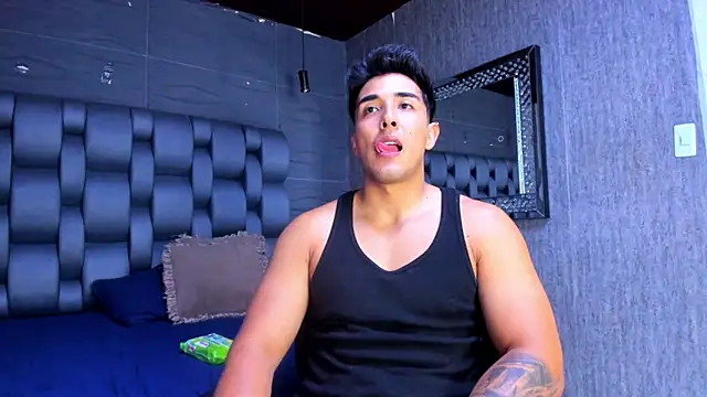 alangreek1 online show from April 2026 11:31:01 PM