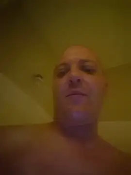 Snapshot of chronic_vibez chatting on April 2026 12:58:02 AM chronic vibez online show from April 2026 12:58:02 AM