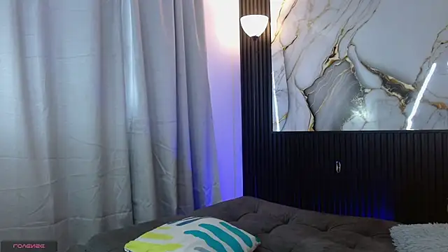 triiangel latinboy online show from May 2026 02:45:01 PM