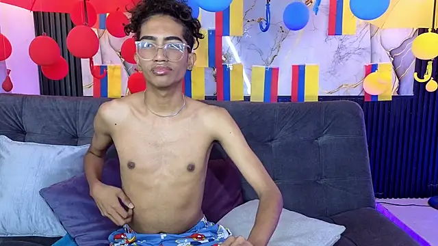 triiangel latinboy online show from July 2026 12:24:02 PM