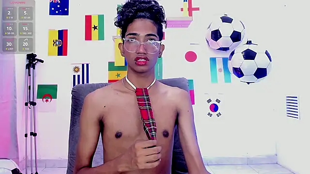 triiangel latinboy online show from July 2026 12:41:01 PM