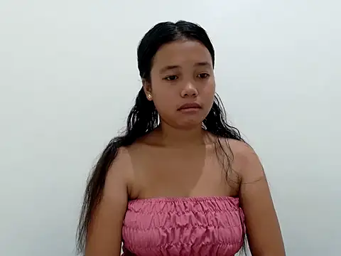 Snapshot of Pinaysweetgirl chatting on April 2026 05:25:02 AM Pinaysweetgirl online show from April 2026 05:25:02 AM