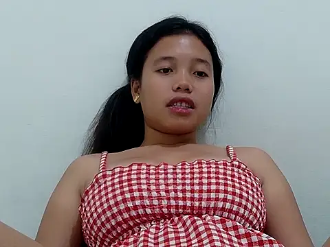 Snapshot of Pinaysweetgirl chatting on April 2026 08:35:01 AM Pinaysweetgirl online show from April 2026 08:35:01 AM