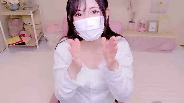 Snapshot of Satomi_nn chatting on April 2026 04:32:01 AM Satomi nn online show from April 2026 04:32:01 AM