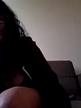 Snapshot of Miliffhj chatting on April 2026 06:29:01 AM Miliffhj online show from April 2026 06:29:01 AM