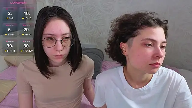 Snapshot of AllisonKierce chatting on May 2026 03:02:02 AM AllisonKierce online show from May 2026 03:02:02 AM