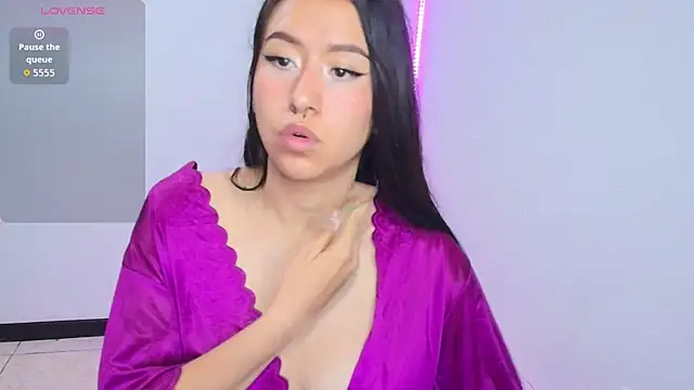 Snapshot of chloe-disire chatting on May 2026 10:34:02 AM chloe-disire online show from May 2026 10:34:02 AM