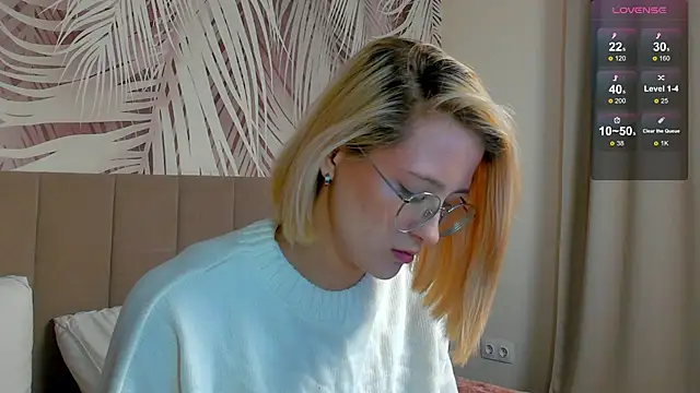 Snapshot of Lizzyvega chatting on May 2026 01:57:01 AM Lizzyvega online show from May 2026 01:57:01 AM