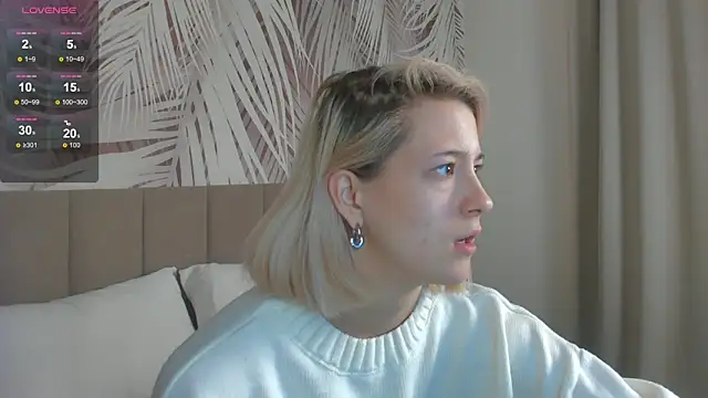 Snapshot of Lizzyvega chatting on May 2026 02:05:02 AM Lizzyvega online show from May 2026 02:05:02 AM