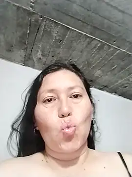 Snapshot of Dayis_2 chatting on June 2026 10:04:01 PM Dayis 2 online show from June 2026 10:04:01 PM