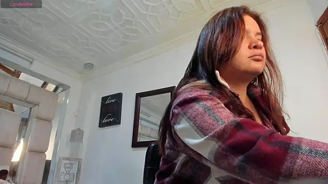 Snapshot of SarahQ65 chatting on April 2026 12:50:02 PM SarahQ65 online show from April 2026 12:50:02 PM