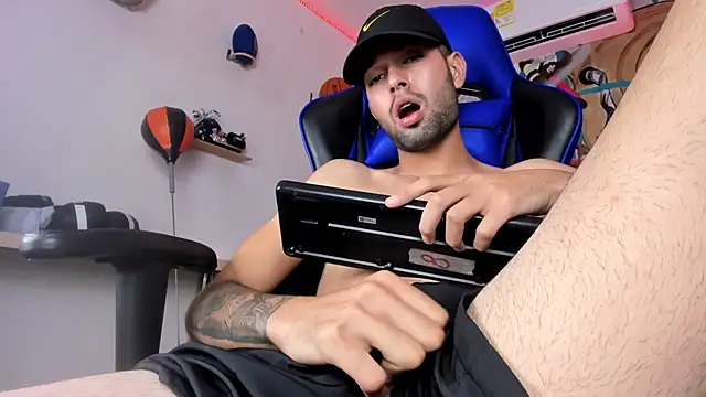 Ian Valenti online show from April 2026 07:58:02 PM